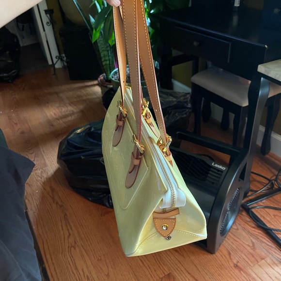 Authentic LV Yellow Vernis Patent Leather Rosewood Mini Shoulder Bag - Picture 15 of 16